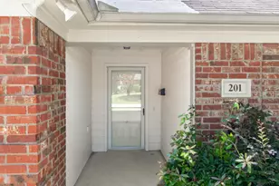 5401 Hollytree Dr, Tyler, TX 75703 - Photo 1