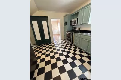309 W Dobbs, Tyler, TX 75701 - Photo 13
