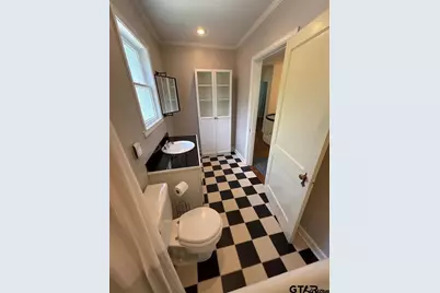 309 W Dobbs, Tyler, TX 75701 - Photo 25
