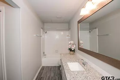 5911 Hollytree Drive, Tyler, TX 75703 - Photo 11
