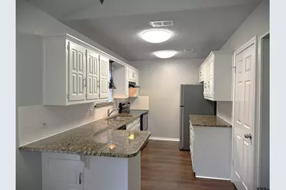 5903 Hollytree, Tyler, TX 75703 - Photo 9