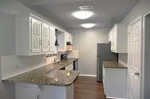5903 Hollytree, Tyler, TX 75703 - Photo 9