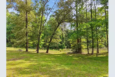 216 Hickory St, Gladewater, TX 75647 - Photo 27