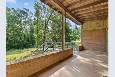216 Hickory St, Gladewater, TX 75647 - Photo 3