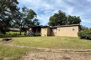 216 Hickory St, Gladewater, TX 75647 - Photo 25
