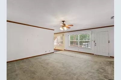 216 Hickory St, Gladewater, TX 75647 - Photo 7