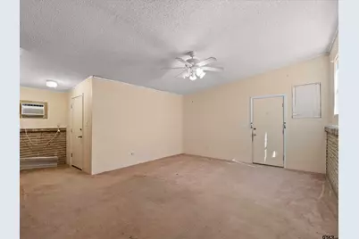 216 Hickory St, Gladewater, TX 75647 - Photo 15