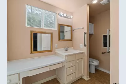 216 Hickory St, Gladewater, TX 75647 - Photo 17