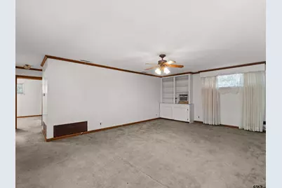 216 Hickory St, Gladewater, TX 75647 - Photo 5