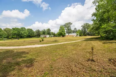 112 Lori Ln, Longview, TX 75602 - Photo 5