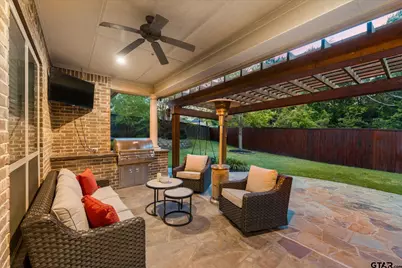 3903 Clarkway Place, Longview, TX 75605 - Photo 3