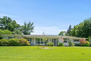917 Rhodes Dr, Tyler, TX 75701 - Photo 1