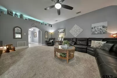 15540 Brittain Ct, Lindale, TX 75771 - Photo 5