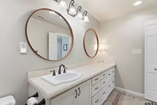 8229 Columbia Dr, Tyler, TX 75703 - Photo 15