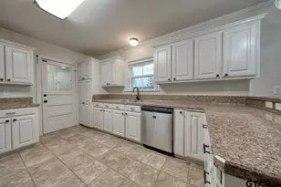 17597 Cr 452, Lindale, TX 75771 - Photo 15
