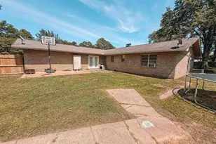 306 Kent Dr, Pittsburg, TX 75686 - Photo 3