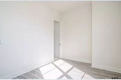 556 Erwin, Tyler, TX 75702 - Photo 3