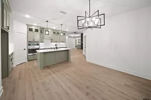 309 Pineview Ln, Jacksonville, TX 75766 - Photo 11