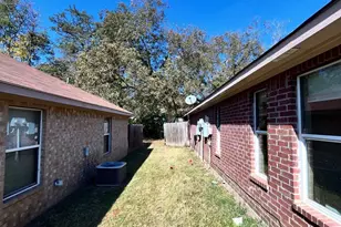 105 Beulah St Unit B, Troup, TX 75789 - Photo 5