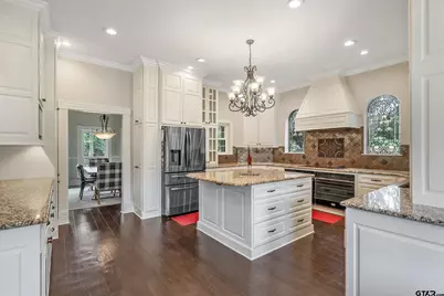 1881 Valley View, Tyler, TX 75703 - Photo 5