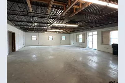 2010 W Gentry Pkwy, Tyler, TX 75702 - Photo 19
