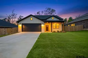 16326 Crossing Cir, Lindale, TX 75771 - Photo 1