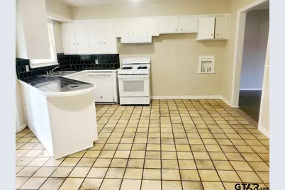3105 Faith Ln, Tyler, TX 75701 - Photo 9