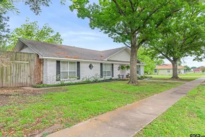 202 S Houston, Edgewood, TX 75117 - Photo 3