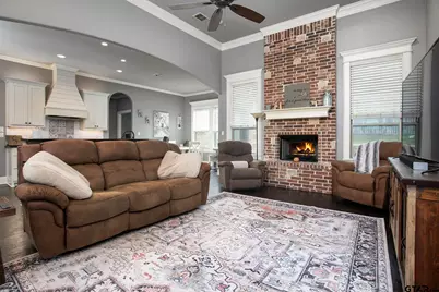 18847 Spanish Oak Ct, Flint, TX 75762 - Photo 3