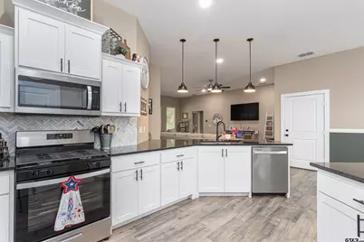 16210 Crossing Circle, Lindale, TX 75771 - Photo 5
