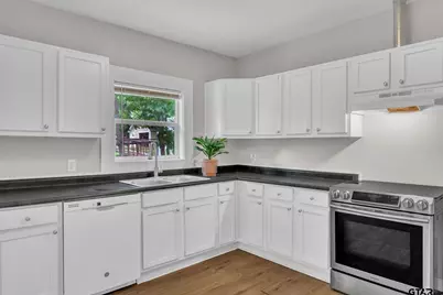 1409 N Carlyle Ave, Tyler, TX 75702 - Photo 11