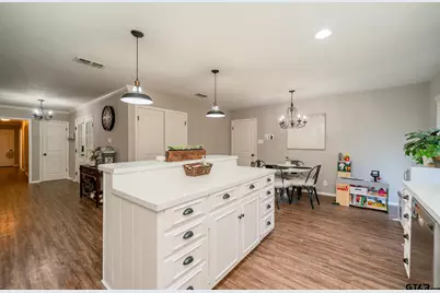 317 E Robinwood, White Oak, TX 75693 - Photo 19