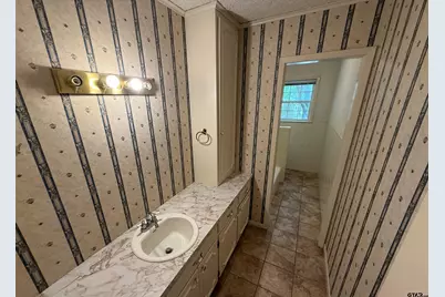 412 Angelina St, Jacksonville, TX 75766 - Photo 9