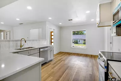 1513 E Lawrence St, Tyler, TX 75702 - Photo 9