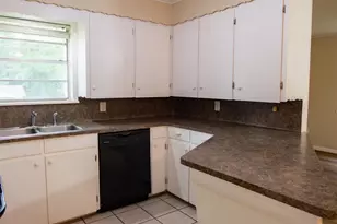 209 Miles St, Longview, TX 75605 - Photo 13