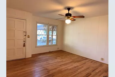 213 E Magnolia Dr, Mt Pleasant, TX 75455 - Photo 3