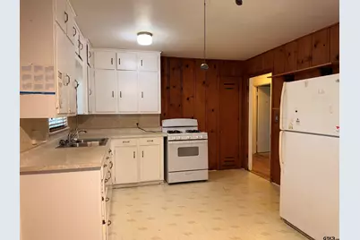 213 E Magnolia Dr, Mt Pleasant, TX 75455 - Photo 13