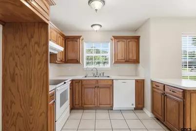 513 Kingsway, Overton, TX 75684 - Photo 9