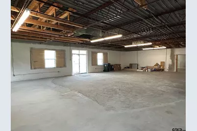 2010 W Gentry Pkwy, Tyler, TX 75702 - Photo 15