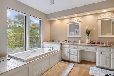 807 Fox Cove St, Tyler, TX 75703 - Photo 27