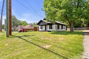 307 W South St, Lindale, TX 75771 - Photo 3