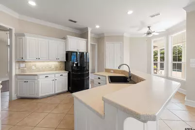2205 Bradbury Ct, Tyler, TX 75703 - Photo 9