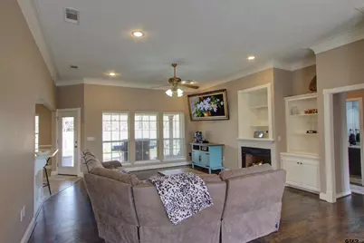 122 Corley Circle, Wake Village, TX 75501 - Photo 5