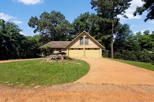 555 Lakeshore Dr, Palestine, TX 75801 - Photo 45