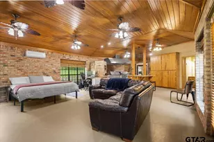 555 Lakeshore Dr, Palestine, TX 75801 - Photo 37