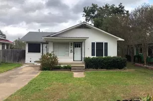 818 Howard, Jacksonville, TX 75766 - Photo 1
