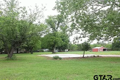 615 S Houston, Edgewood, TX 75117 - Photo 1