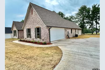 215 Clara Ln, Kilgore, TX 75662 - Photo 3