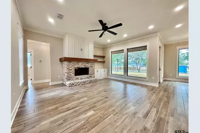 215 Clara Ln, Kilgore, TX 75662 - Photo 9