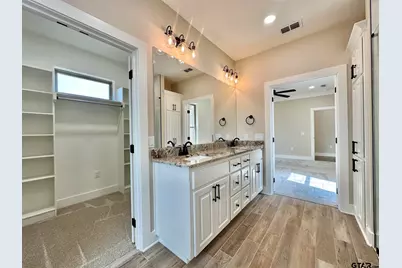 215 Clara Ln, Kilgore, TX 75662 - Photo 37